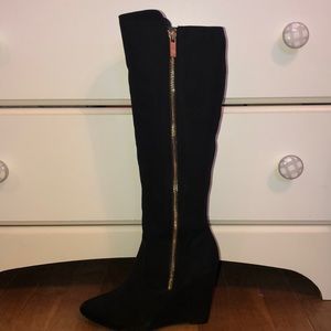 NWOT Tall black boots